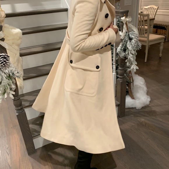 Burberry fit and flare trench coat - Picture 4 of 9